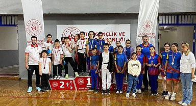 Okçuluk müsabakalarında dereceye giren sporculara ödülleri verildi