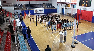Okul sporları açılış seremonisiyle başladı