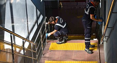 Öncelik toplum sağlığı: Metro istasyonları ve vagonlar her gün temizleniyor