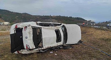 Osmaniye'de otomobil şarampole devrildi: 1'i ağır 3 yaralı