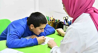 Otizimli genç Esenyurt Belediyesi Özel Eğitim Merkezi'nde eğitim alarak başarısını ileri seviyeye taşıdı