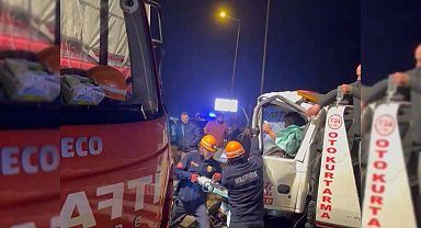 Oto kurtarıcı kamyona çarptı: 1 yaralı