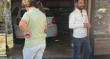 Otomobil fırına daldı: 1 yaralı