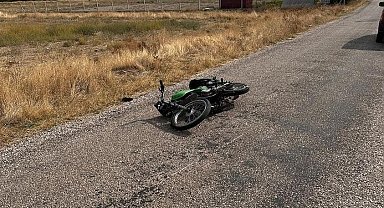 Otomobil ile çarpışan motosikletin sürücüsü hayatını kaybetti
