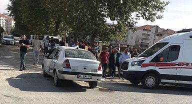 Otomobil ile motosiklet çarpıştı: 2 yaralı