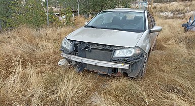 Otomobil yoldan çıkıp devrildi: 3 yaralı