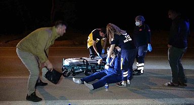 Otomobilin çarptığı kadın yaralandı