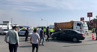 Otomobilin çarptığı motosiklet sürücüsü hayatını kaybetti