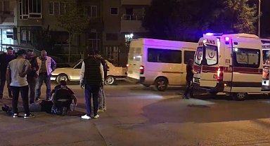 Otomobilin çarptığı motosiklet sürücüsü yaralandı