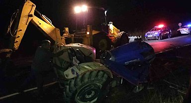Otomobilin çarptığı traktörün sürücüsü hayatını kaybetti