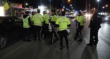 Otomobilin çarptığı yaya 30 metre savrulup hayatını kaybetti