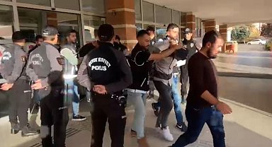 Oyuncak ayı içerisinde uyuşturucuyla yakalanan 4 şüpheli tutuklandı