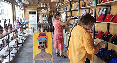 Özel öğrencilerin el emeği ürünleri 'Üreten Eller' mağazalarında