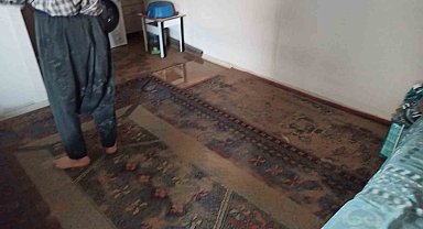 Patlayan su borusu hasara neden oldu