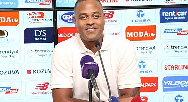 Patrick Kluivert: "Kazandığımız için mutluyuz ama daha fazla gol atamadığımız için üzgünüz"