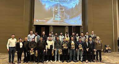 Petrol Ofisi, yenilenen motor yağını anlatmak için ustalarla bir araya geliyor
