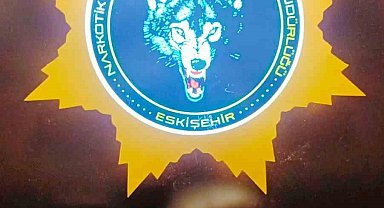 Polis ekipleri bir şüphelinin aracında uyuşturucu madde ele geçirdi