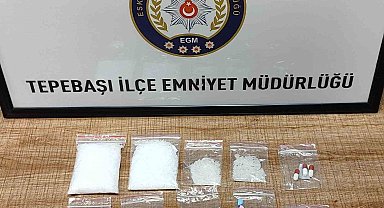 Polis ekiplerinden aranan şahıslara operasyon