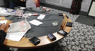 POS cihazı ile kumar oynatıp tefecilik yapan şebekeye operasyon: 10 gözaltı