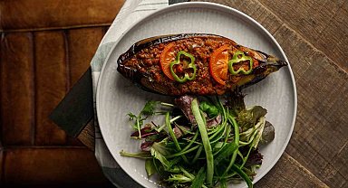 "Leziz Diyet Mutfağı" kitabı cumhuriyetin 100.yılına armağan edildi