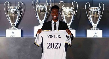 Real Madrid, Vinicius Junior'ın sözleşmesini uzattı