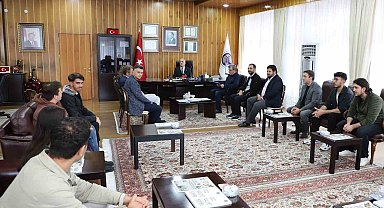 Rektör Çomaklı, üniversitenin teknoloji takımlarıyla buluştu