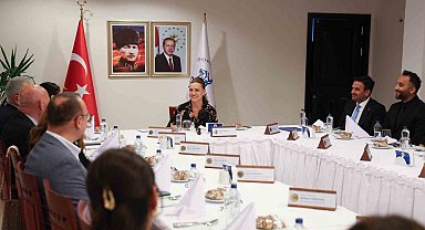 Rektör Hotar, tıp fakültesi öğretim üyeleriyle bir araya geldi