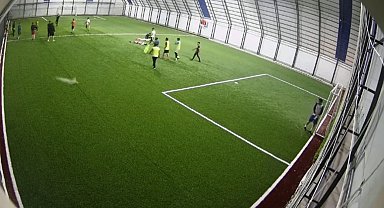 Rize'de halı sahaya maç sırasında mermi isabet etti