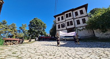 Safran Festivali kortej yürüyüşüyle başladı
