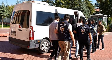 Sahte ilanla otomobil dolandırıcılığı yapan 4 şüpheli tutuklandı