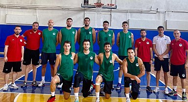 Sakarya Büyükşehir Basketbol hazırlık turnuvasında kupaya uzandı