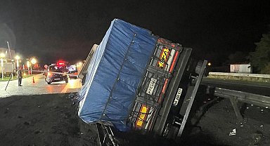 Samsun'da tır devrildi: 1 yaralı