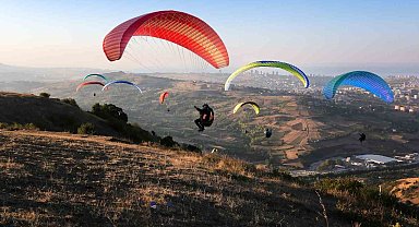Samsun'da Yamaç Paraşütü Hedef Yarışması
