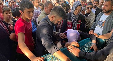 Sancaktepe'de inşaatta cansız bedenleri bulunan 3 çocuk toprağa verildi