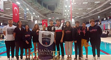SANKO Okulları öğrencilerinin yüzme başarısı