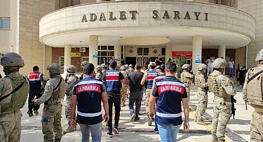 Şanlıurfa merkezli terör operasyonunda yakalanan 8 şüpheli adliyede