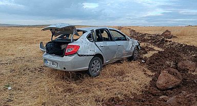 Şarampole devrilen otomobilde bulunan 3 kişi yaralandı