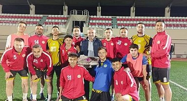 Sarıgöl Beldiyespor'a baklavalı sürpriz