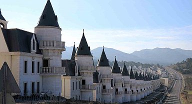 Şato Evleri'nden kablo çalarken suçüstü yakalandılar