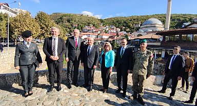 Savunma Bakanı Güler, Kosova'da tarihi yerleri gezdi