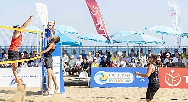 Seçer, Pro Beach Tour Plaj Voleybolunda sporcuların heyecanına ortak oldu