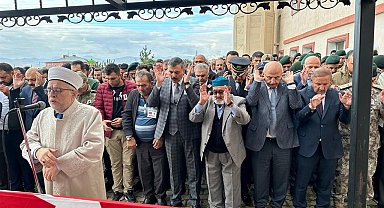 Şehit özel harekat polisi memleketi Erzurum'da son yolculuğuna uğurlandı