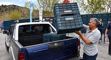 Şehzadeler ve Yunusemreli üreticilere kasaları teslim edildi