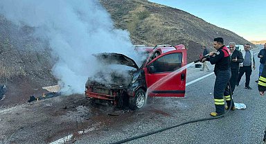 Seyir halindeki araç yandı