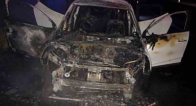 Seyir halindeki otomobil alevlere teslim oldu