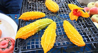 Şifa deposu kudret narı Kütahya'daki pazar tezgahlarında yerini aldı