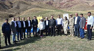 Siirt'te 2 bin 47 rakımlı Çemikare Yaylası'nda bal hasadı yapıldı