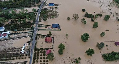 Şile'de sağanak nedeniyle taşan dere havadan dron ile görüntülendi