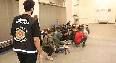 Sınırı geçmeye çalışan tırdan 60 kaçak göçmen çıktı