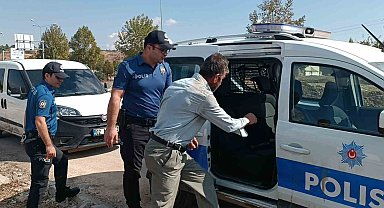 Sokaklarda yatan vatandaş konteynere yerleştirildi